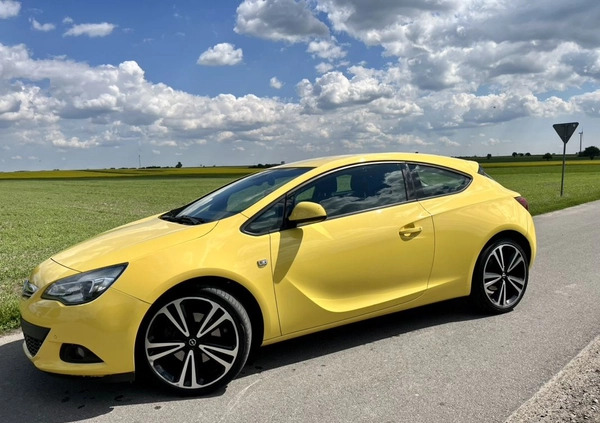 Opel Astra cena 32900 przebieg: 169000, rok produkcji 2012 z Gostyń małe 436